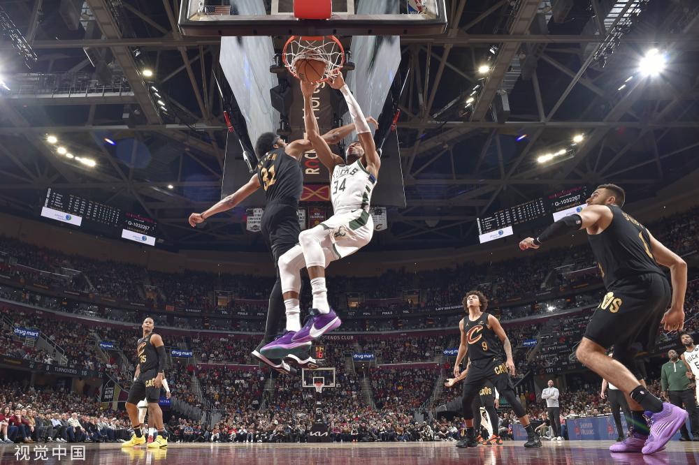 与詹姆斯并 与詹姆斯并